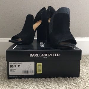 Worn Once! Karl Lagerfeld Paris black pump.